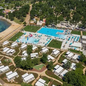  Kemping Adriamar Mobile Homes In Park Horvátország